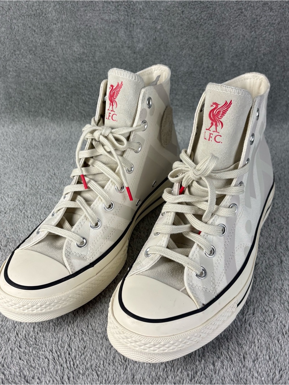Size US 10.5 UK 9.5 Liverpool F.C. x Converse Chuck 70 High Anfield Stadium